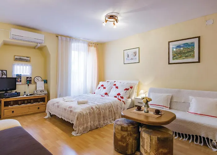 Stunning Apartment In Rovinj With Wifi