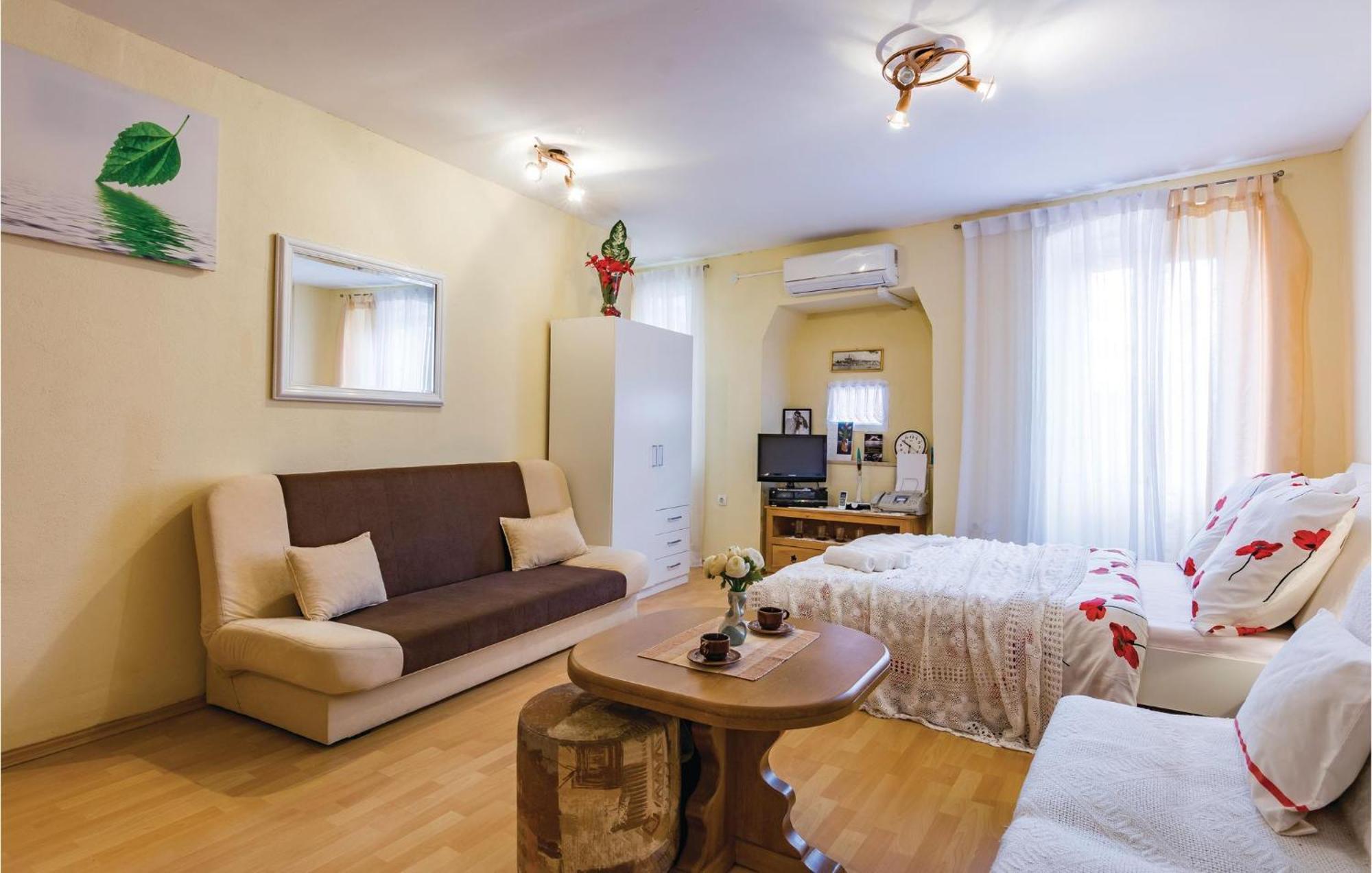 Apartman Stunning In With Wifi Rovinj